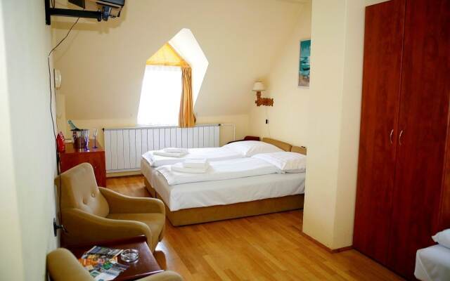 Hotel Bara Junior