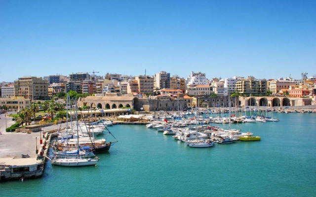 Central Luxury Apartment