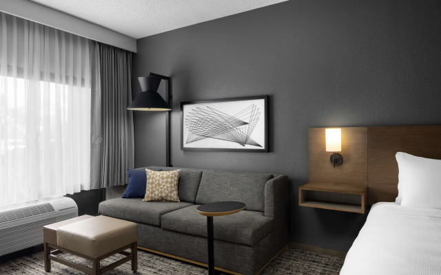 Hyatt Place Atlanta / Cobb Galleria