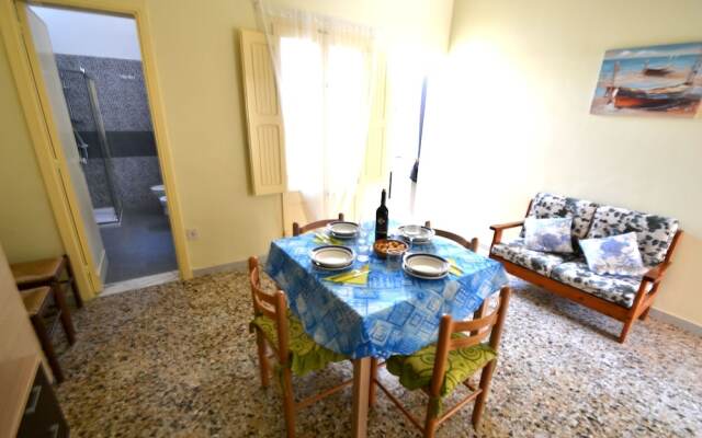 Luce Holiday Home With air Conditioning for 5 Guests