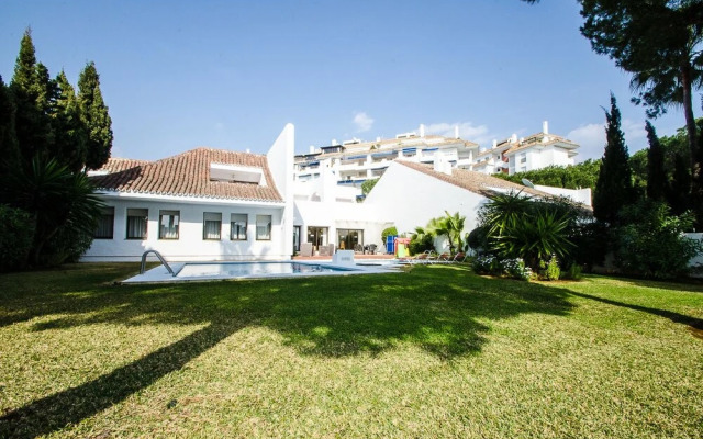 Villa Seafront VI