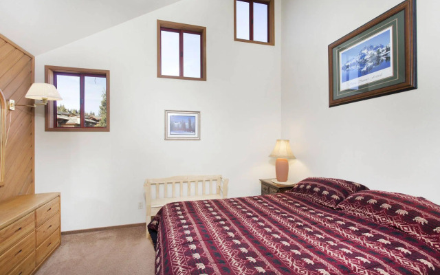 Aspen Creek by 101 Great Escapes