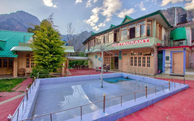 Regal Retreat