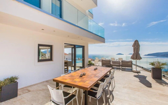 Villa Marvellous by Akdenizvillam