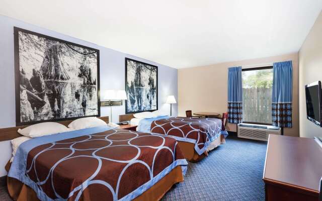 Super 8 by Wyndham Indianola