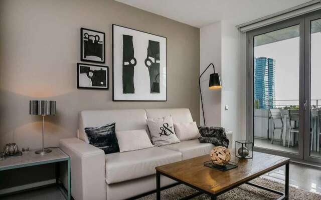 Stylish 2bed/2bath With Swimming Pool