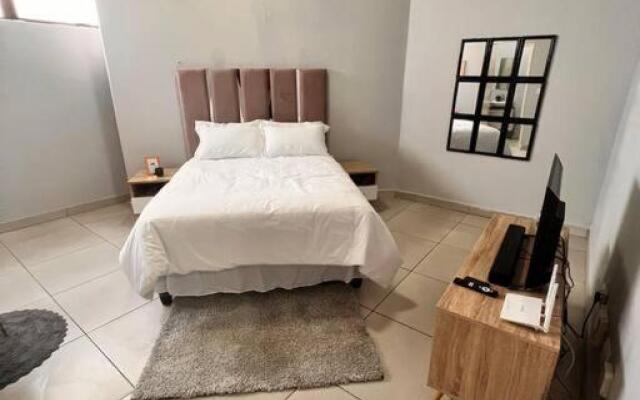 Cosy Bachelor Apartment in Ferndale