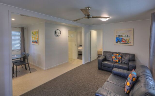 Alex Beach Cabins