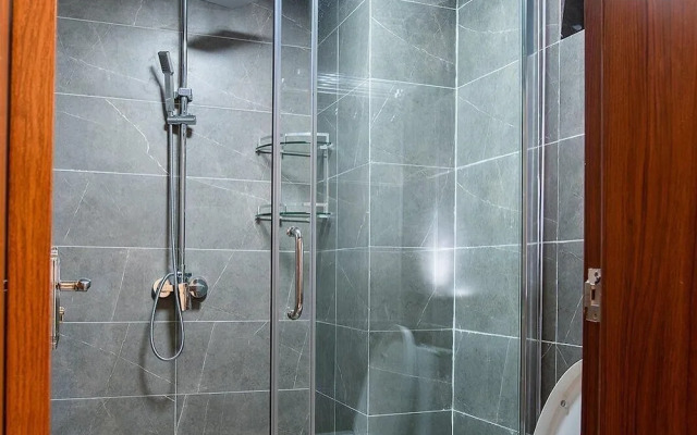 Lux Suites Enzi Heights Apartments