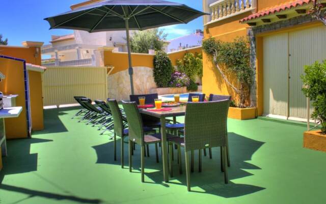 Villa - 2 Bedrooms with Pool and WiFi - 104987