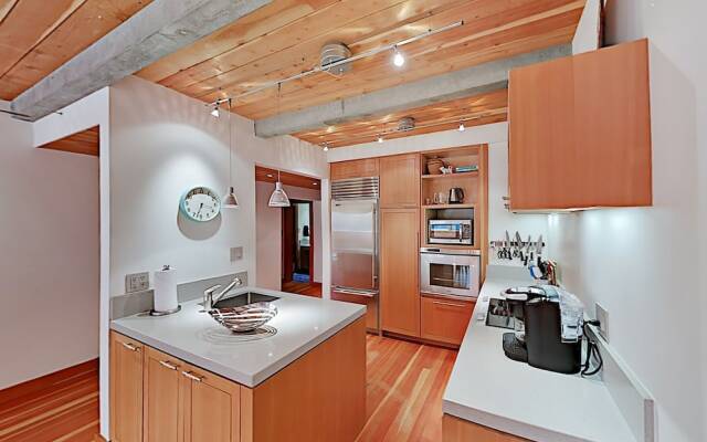 15tru2ag 3 Bedroom Condo