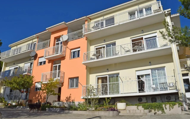 Apartments by the sea Duce, Omis - 946