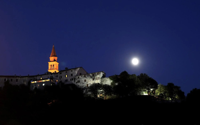 Vela Vrata Hotel