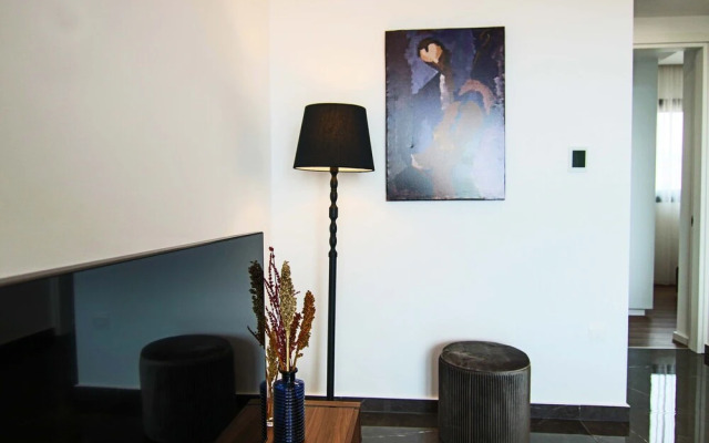 Phaedrus Living: Sea View Anna Residence 301