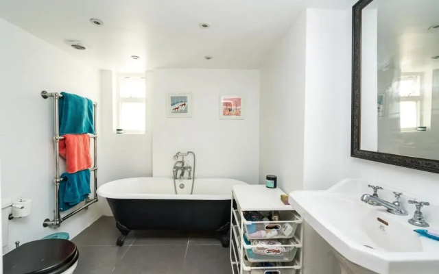 Fantastic 3 Bedroom Flat West Hampstead