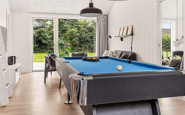 12 Person Holiday Home in Vaeggerlose