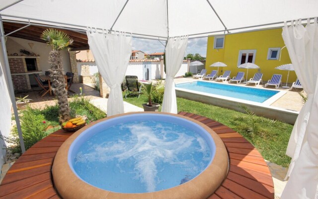 Amazing Home in Pula with Hot Tub, WiFi & 4 Bedrooms