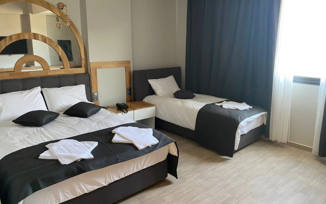 Grand Özalp Ai̇rport Hotel