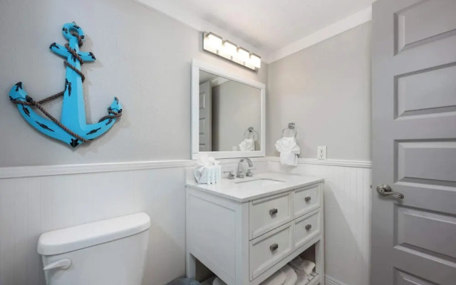 The Condor - Stay for 6