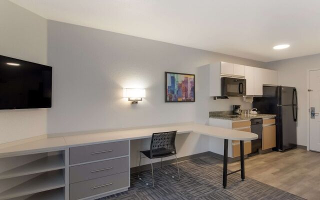 Candlewood Suites Omaha