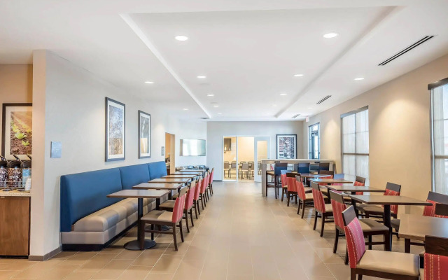 Comfort Inn & Suites Sidney I-80