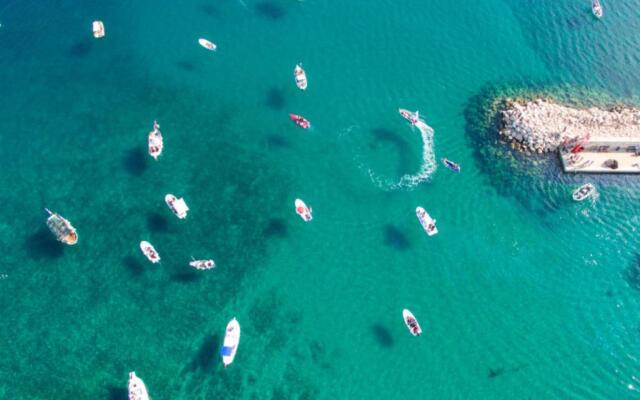 Beachfront House Marlot