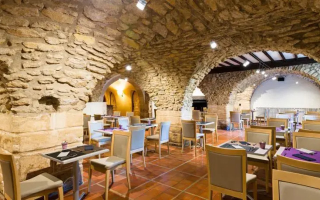 Le Moulin De Vernègues