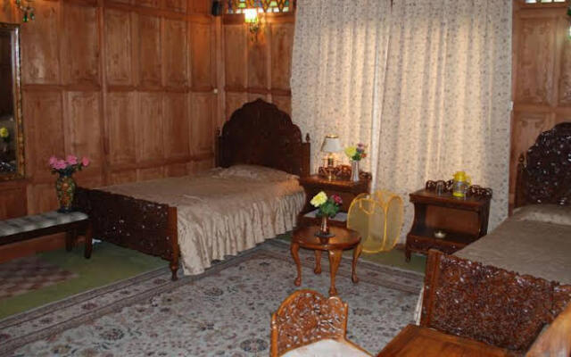 Kashmir Group of Houseboats