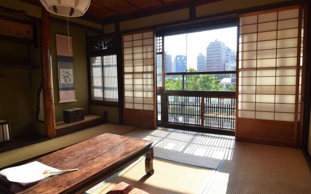 Guest house Rakuza