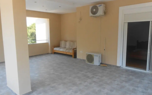 Luxury 2-bed House in Pefkali