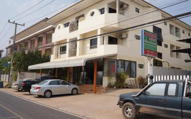 Phuttipong Apartment