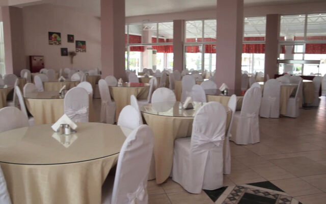ILIOS APARTHOTEL(Tigaki)