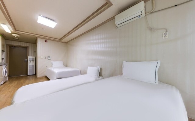 K7 PC Cheongju Hotel