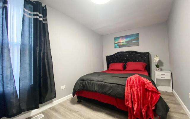 EMALUX Condo Near Downtown,Bus,Train,Hospitals,United-Center,Fulton Market