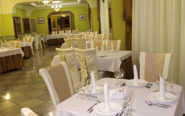 Alexandrovskiy Hotel