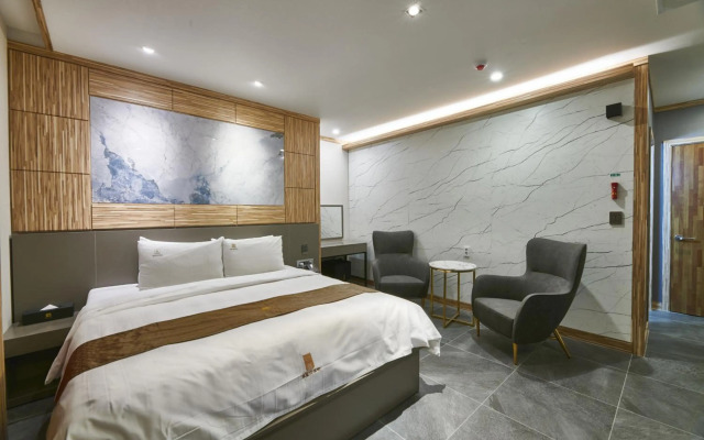 Hotel Aura
