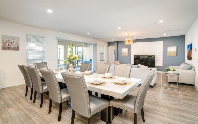 Luxury 11 Bedroom Close to Disney