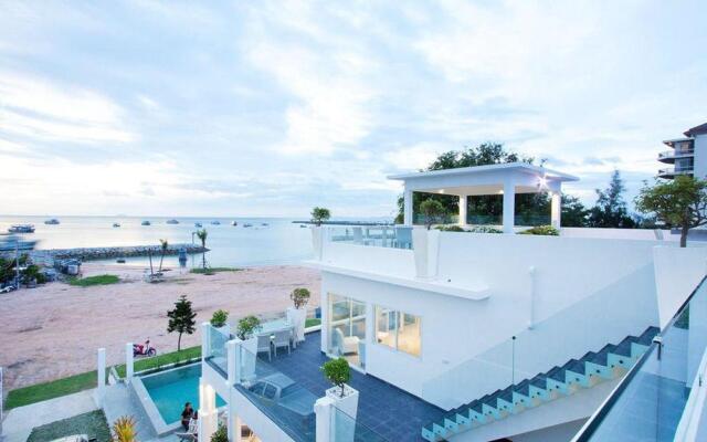 Na Jomtien Beachfront Villa