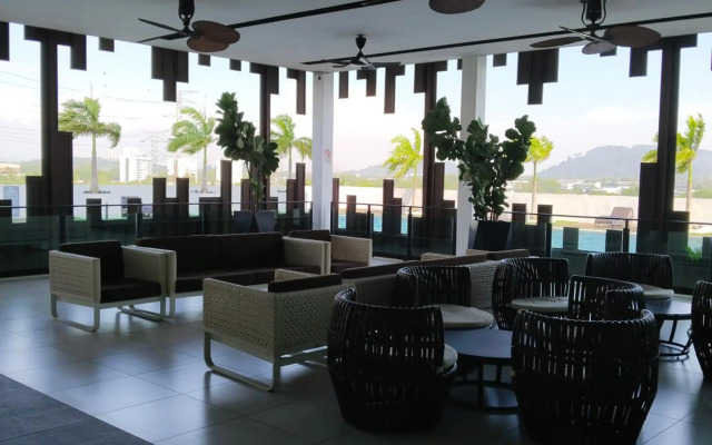 Comfortable18 3R2B 7pax Meritus Perai