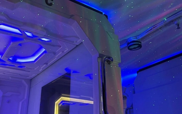 Bmax Spacepods