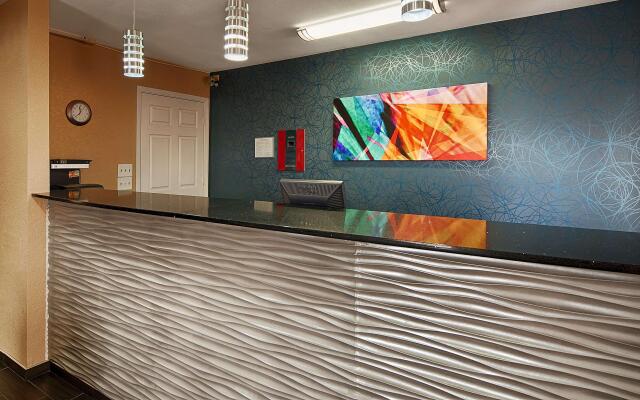 Best Western Cedar Inn