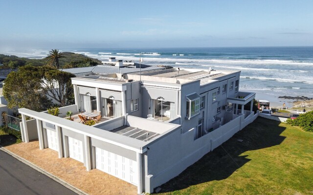 Hermanus Beachfront Lodge