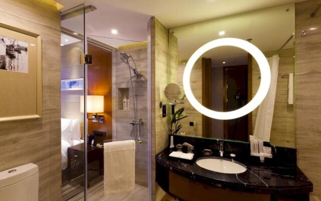 Qingdao Celebrity Hotel