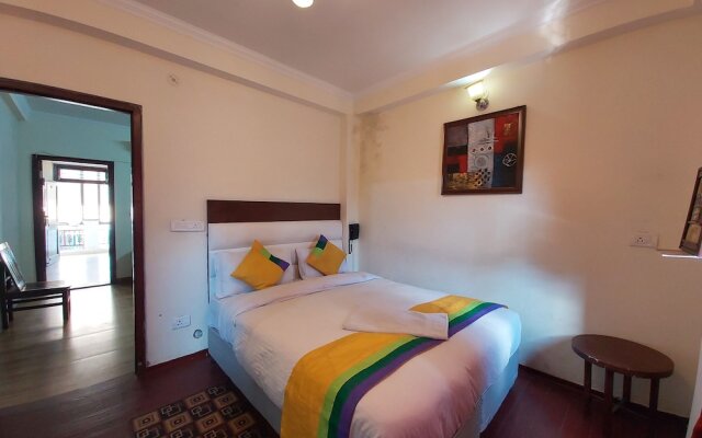 Hotel Lorent Manor by Goroomgo
