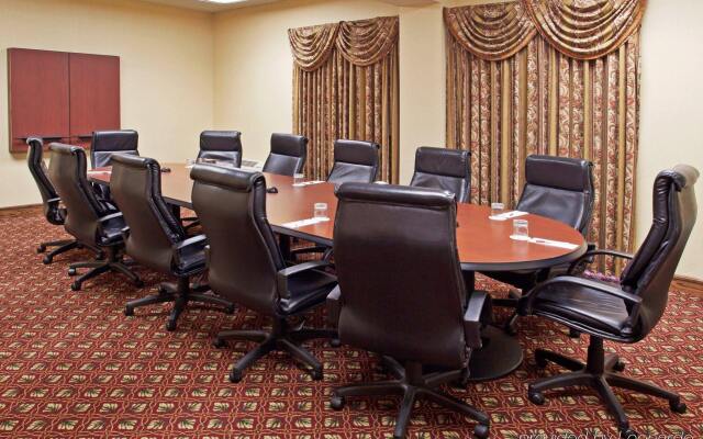 Crowne Plaza Columbus North- Worthington by IHG