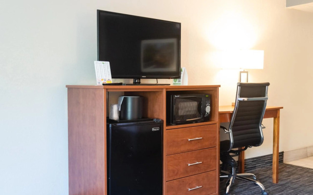 Twin Mountain Inn & Suites
