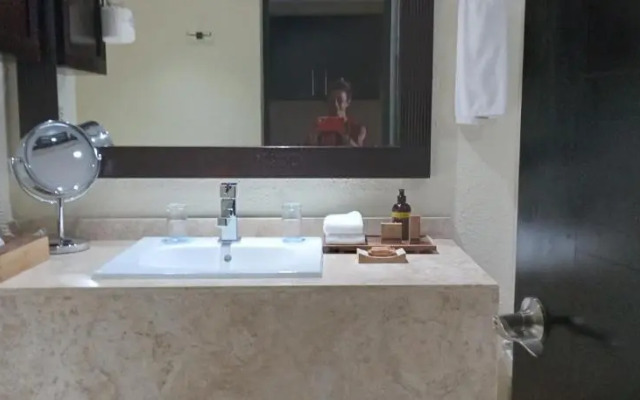 One Bedroom Ocean Front Suite on Medano Beach