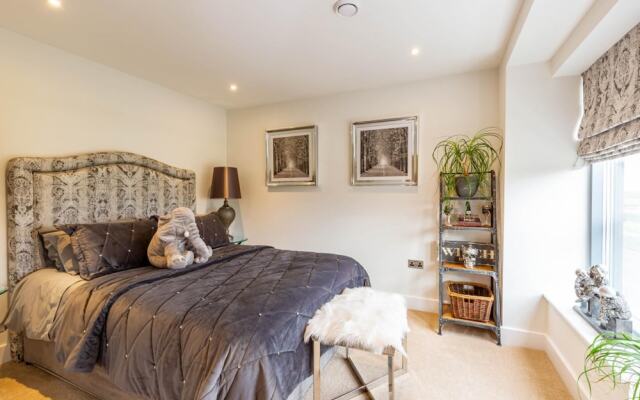 Luxury Townhouse Next to Bicester Village