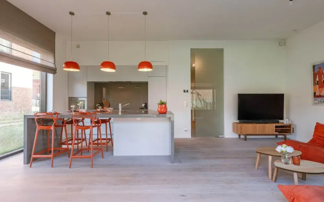 Cozy Beach Apartment With Garden