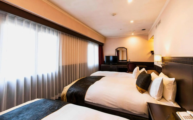 Kobe Tor Road Hotel Sanraku